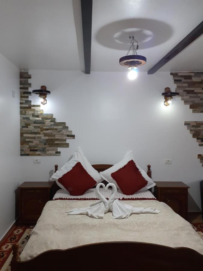 Pensiunea Dracula & Spa Căpăţîneni-Ungureni Bagian luar foto